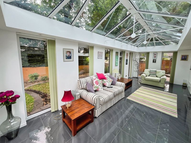 Property photo 2 of 18 Orangery