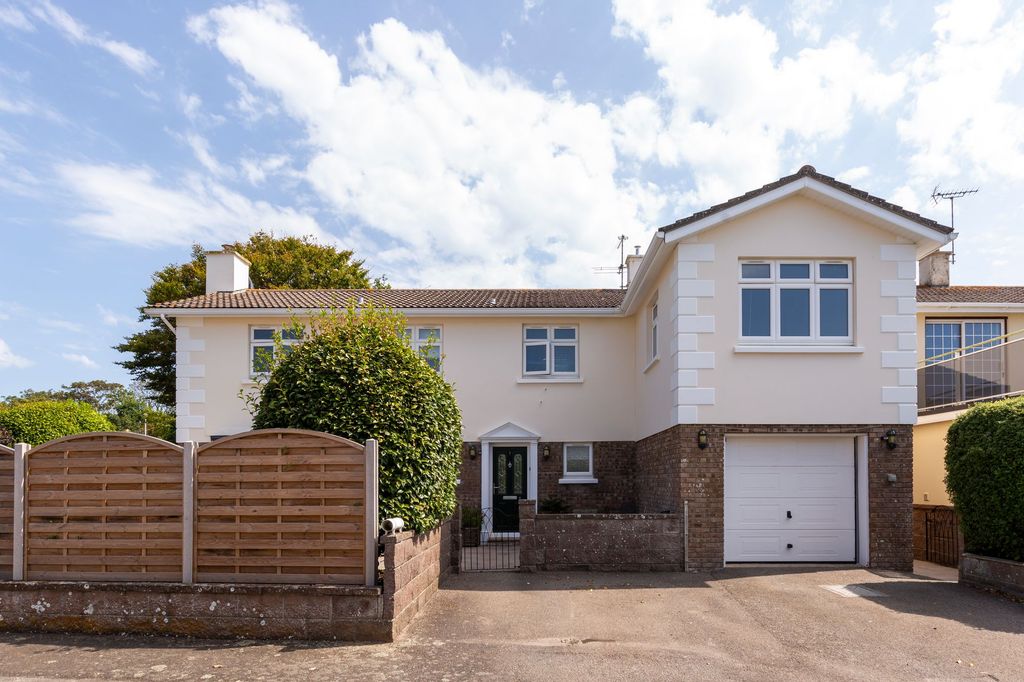 Property photo 2 of 37