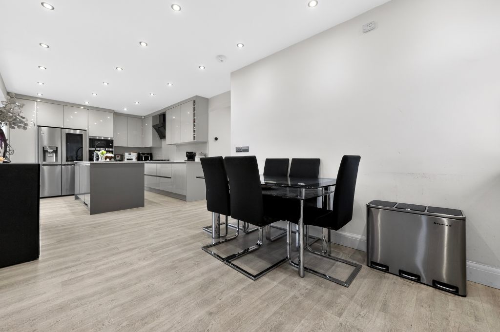 Property photo 3 of 19 Kitchen/Diner