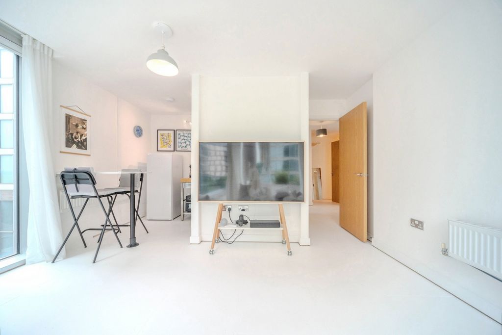 Property photo 3 of 17 Pbox-Img.Jpg