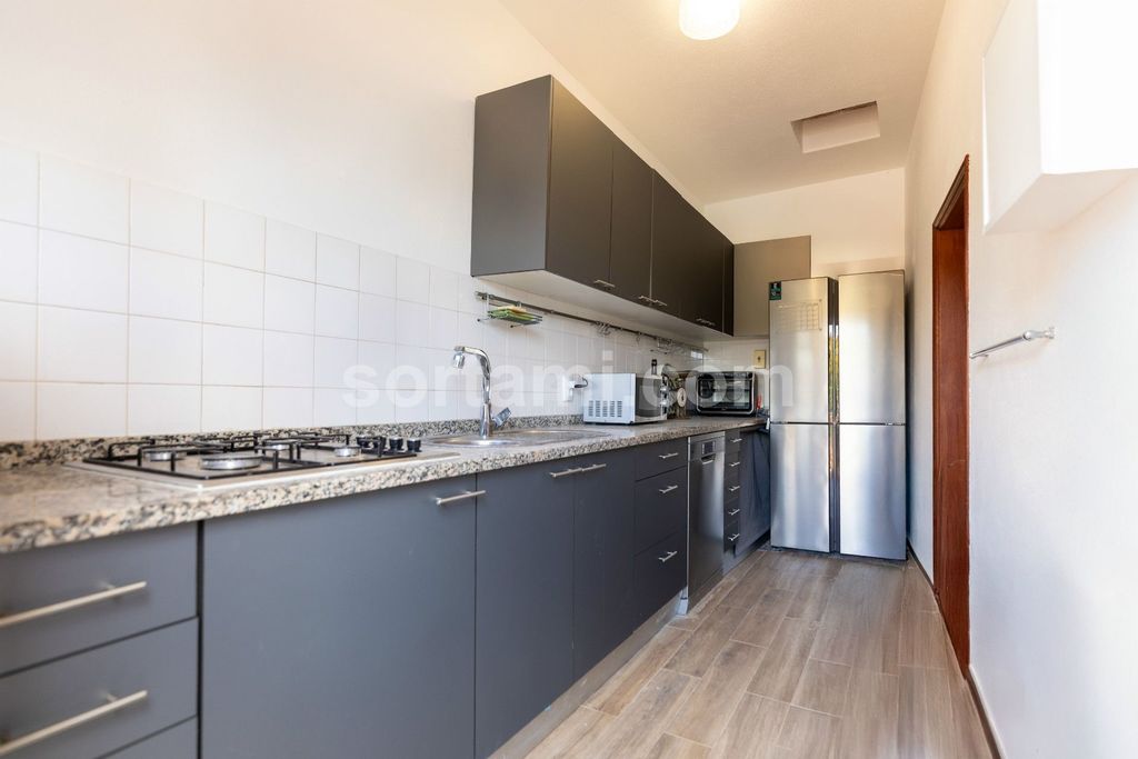 Property photo 2 of 53