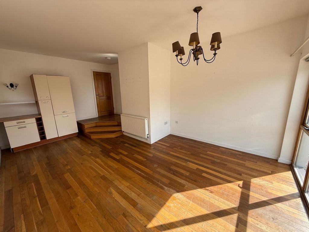 Property photo 2 of 11 Not Specified