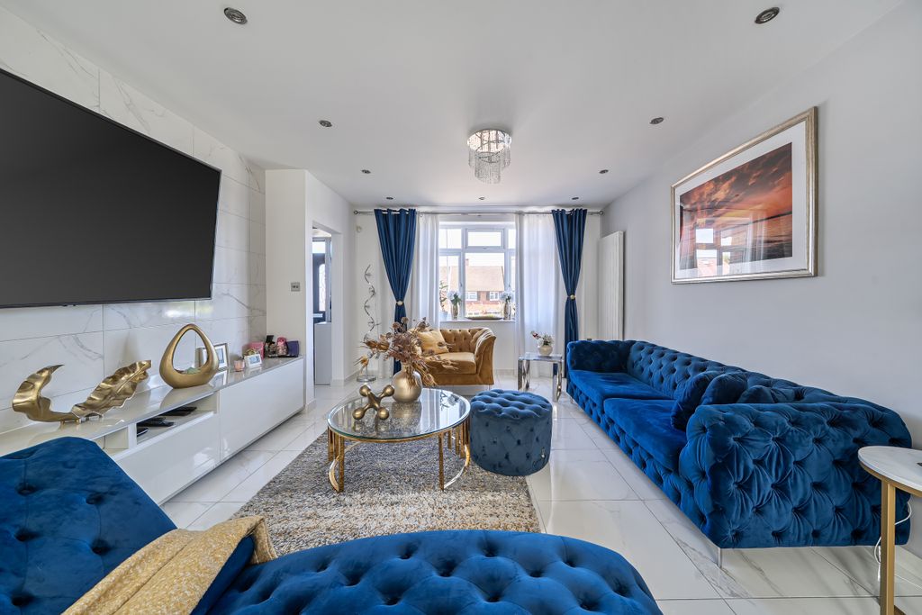 Property photo 3 of 13 1434867-12-69c51Fea3c4A2