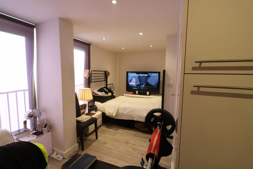 Property photo 3 of 4 Livingroom 2.Jpg