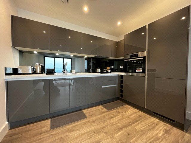 Property photo 2 of 11 Kitchen