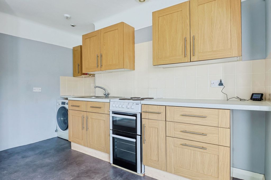 Property photo 3 of 17 Photo