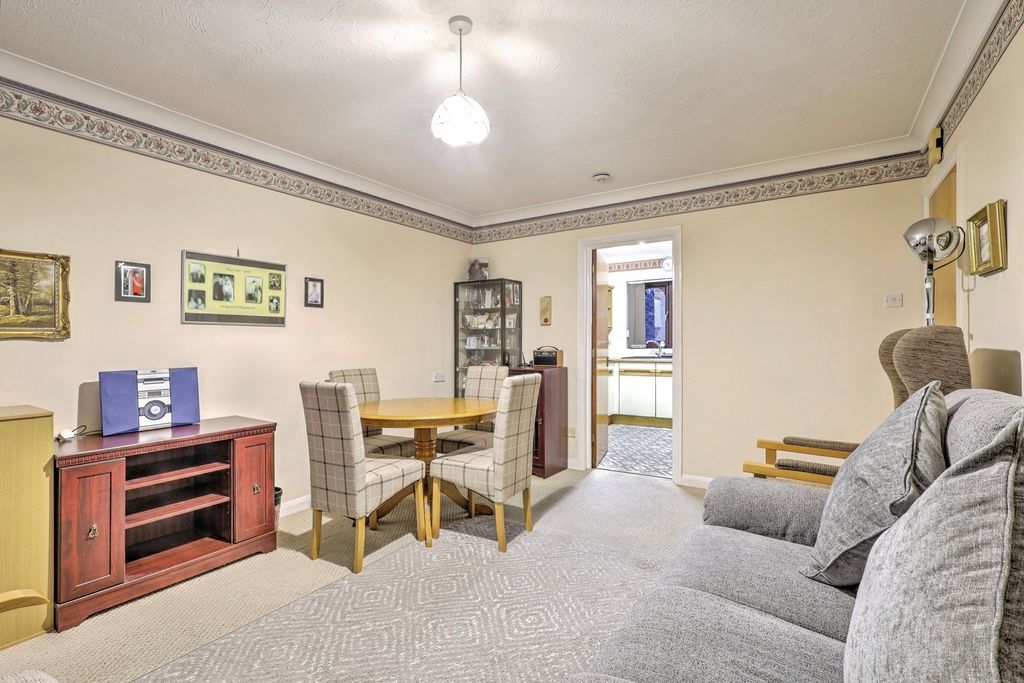 Property photo 3 of 12 Pbox-Img.Jpg