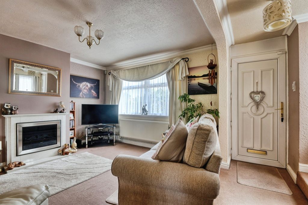 Property photo 2 of 19
