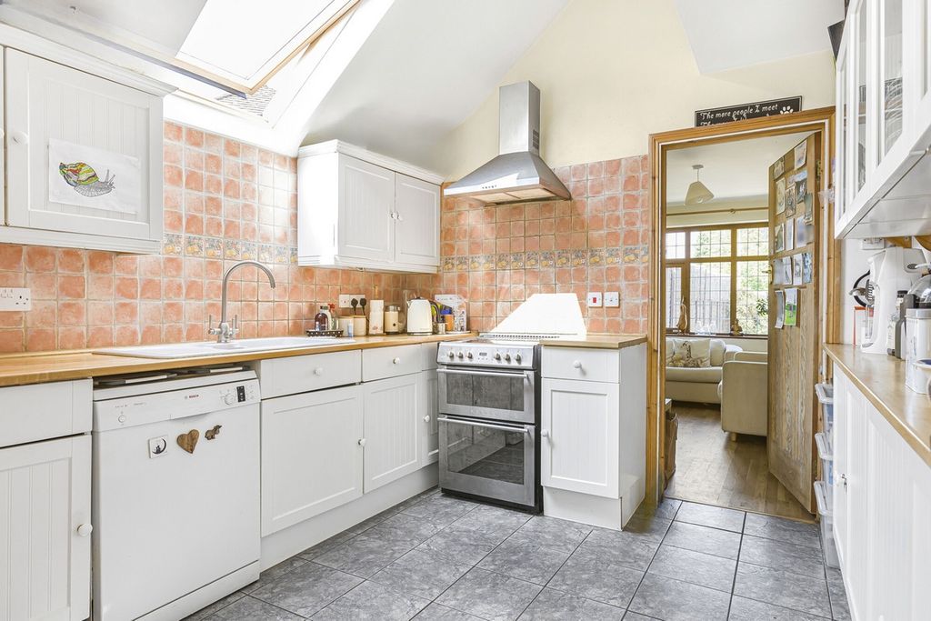 Property photo 3 of 23