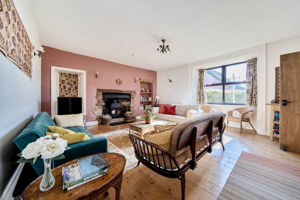 Property photo 2 of 34