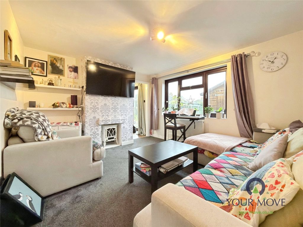 Property photo 2 of 12 Lounge