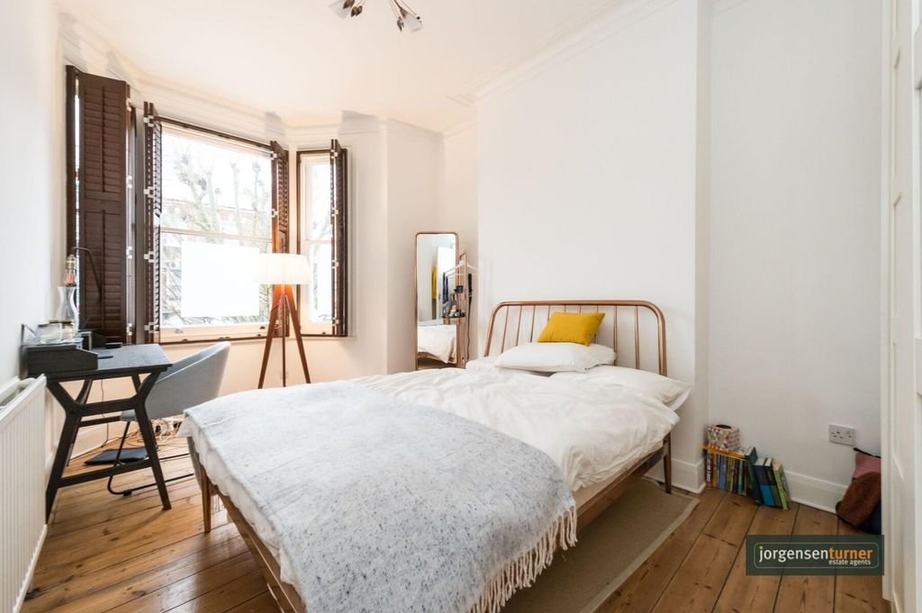 Property photo 2 of 11 Bedroom.Jpeg