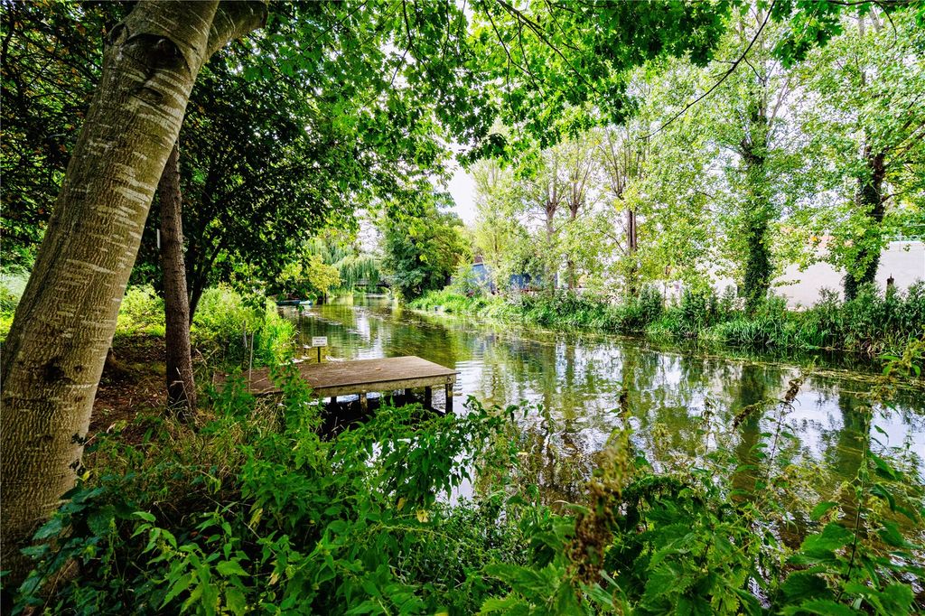 Property photo 2 of 25 Picture No. 24