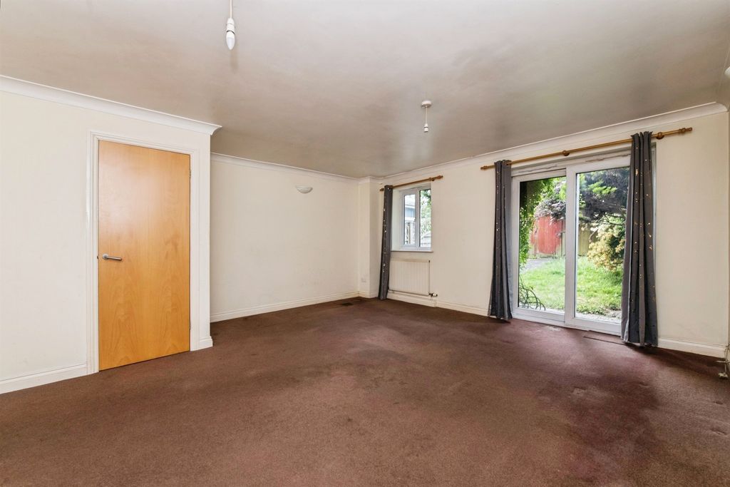 Property photo 2 of 16