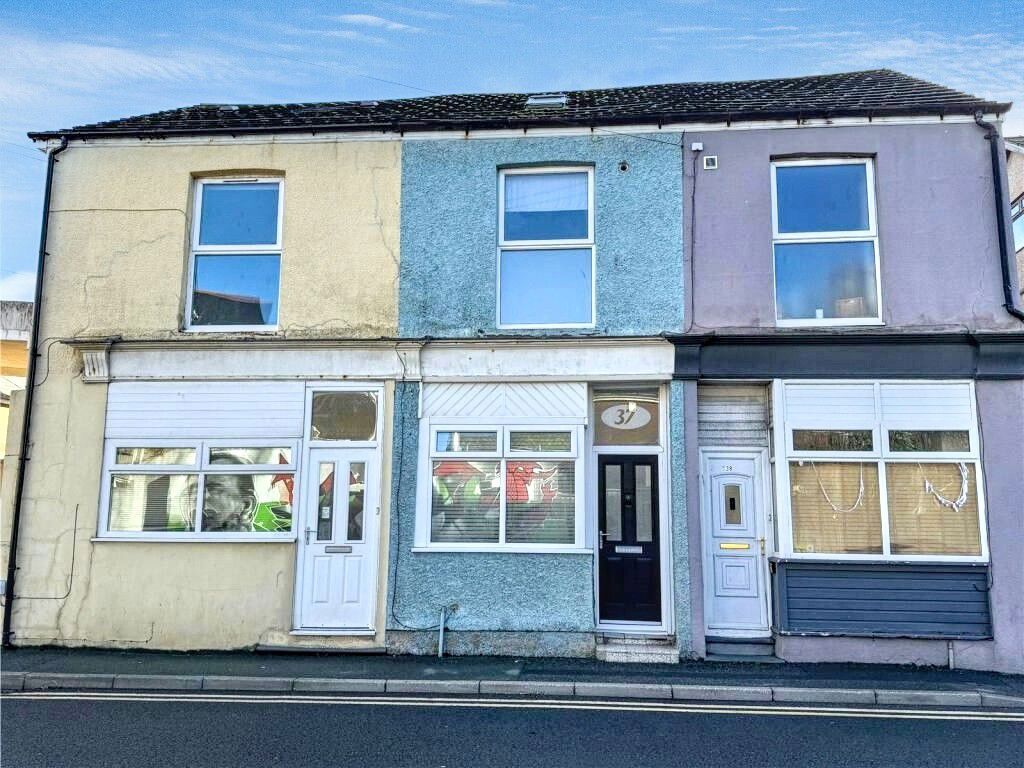 Property photo 1 of 8