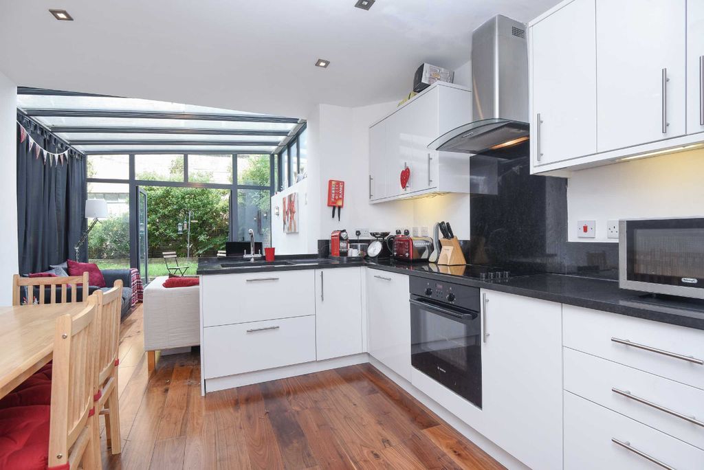 Property photo 2 of 8 Photo