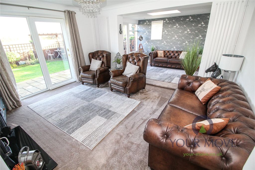 Property photo 2 of 22 Living Room