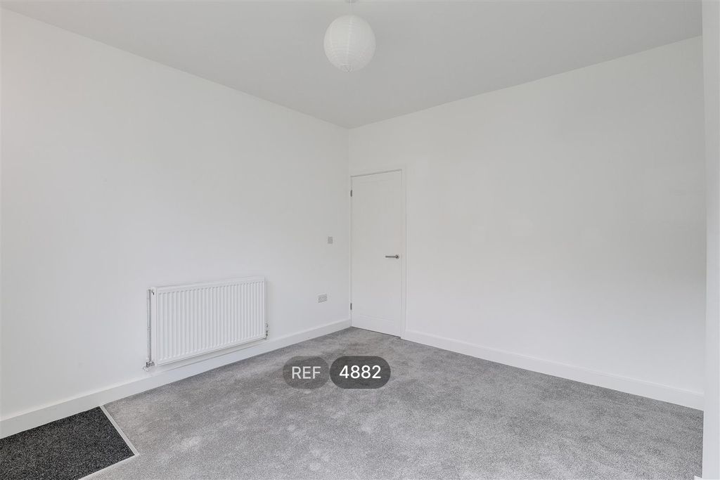 Property photo 3 of 14 Living Room