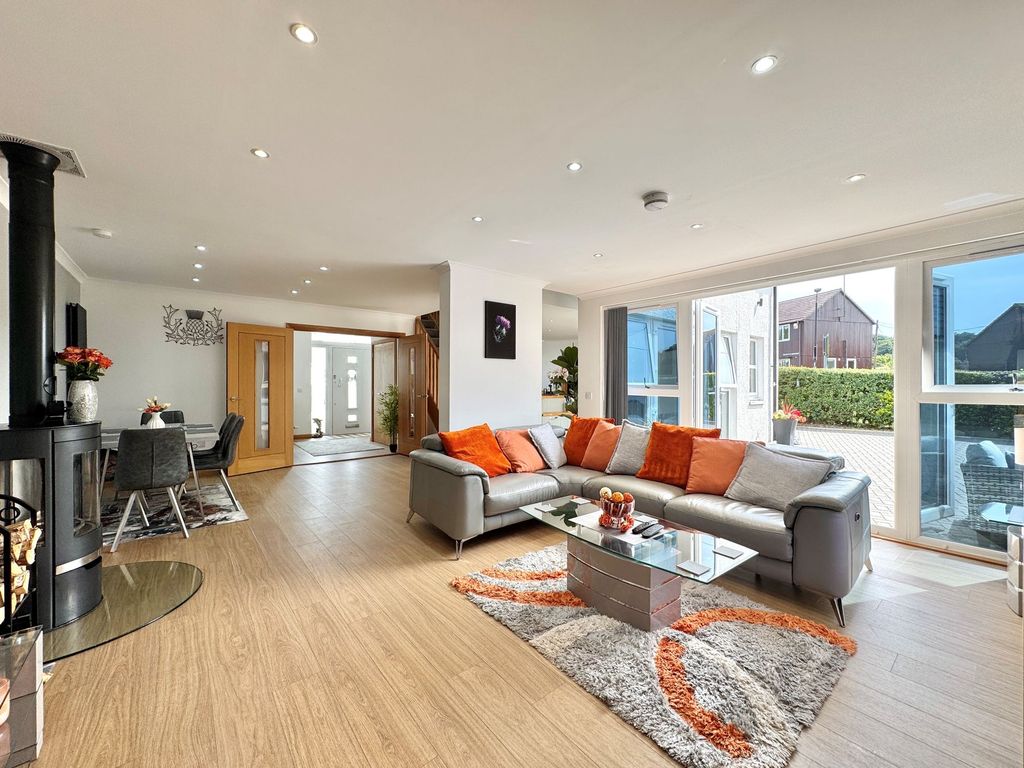 Property photo 2 of 40