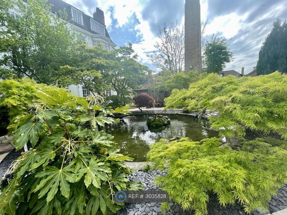 Property photo 2 of 10 Communal Garden