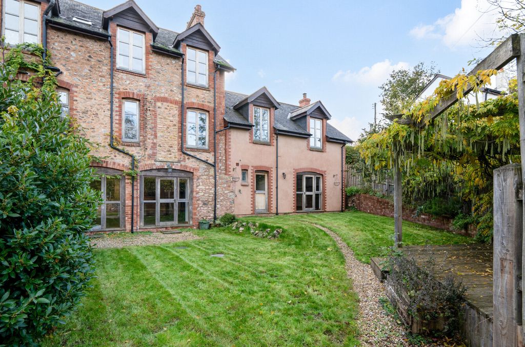 Property photo 1 of 24 1370632-22-68Ffab...