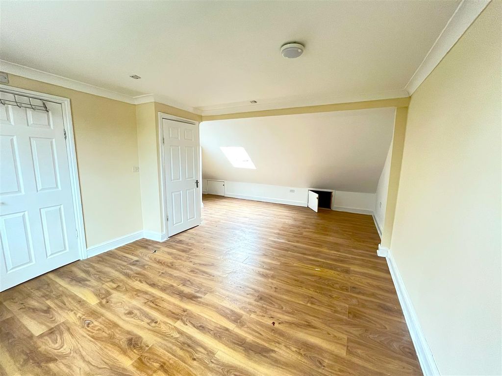 Property photo 3 of 10 Img_0042.Jpg
