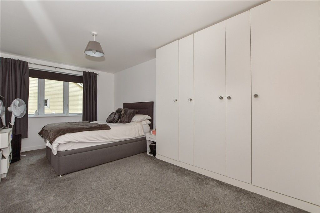 Property photo 3 of 11 Bedroom 1