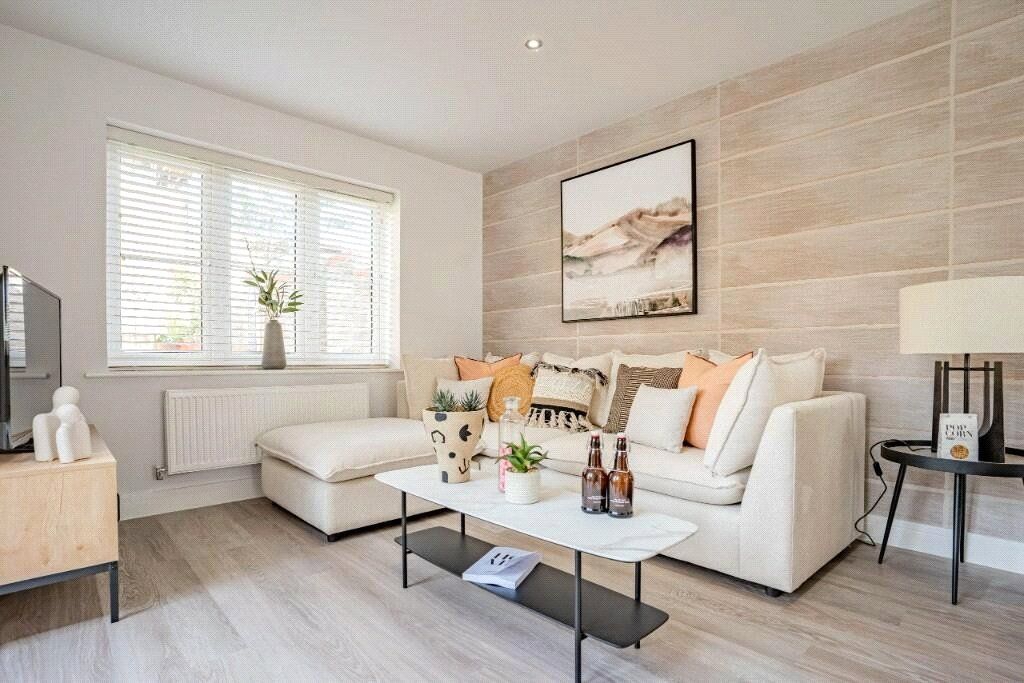 Property photo 3 of 9 Show Home