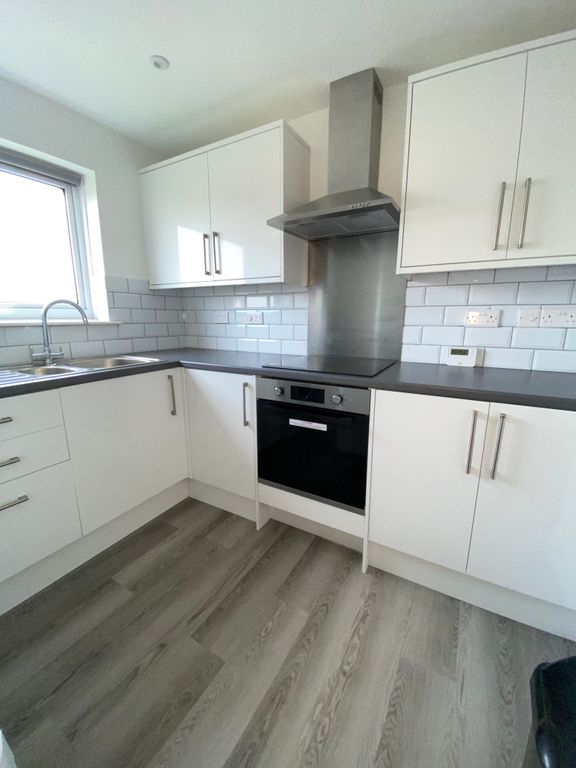 Property photo 1 of 7 Kitchen