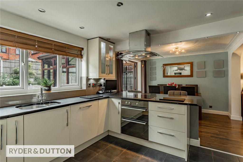 Property photo 2 of 29 Picture No. 81
