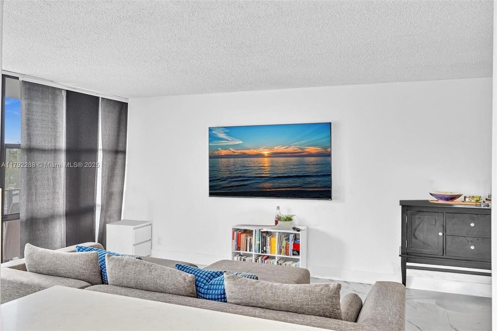 Property photo 2 of 50 <Alttext/>