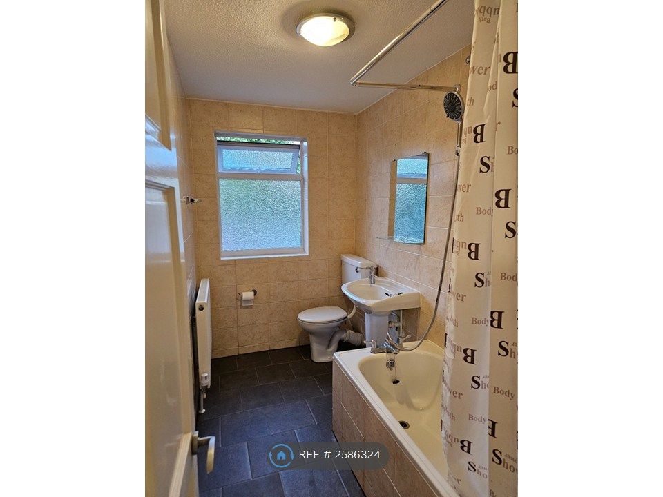 Property photo 3 of 8 Bathroom