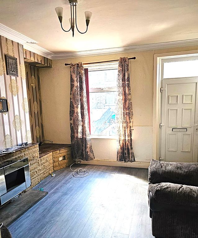 Property photo 2 of 6