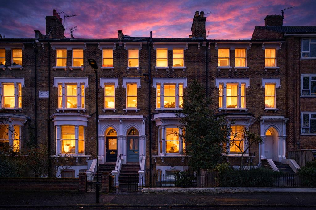 Property photo 1 of 20