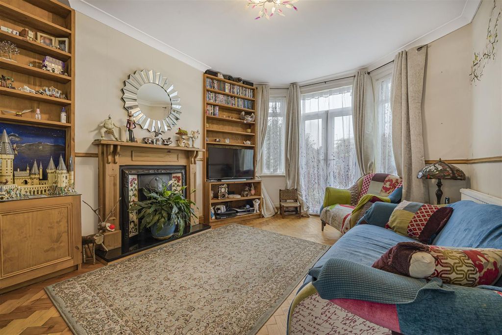 Property photo 2 of 18