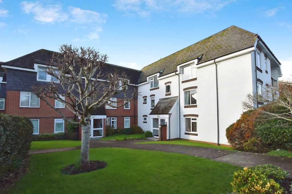 Property photo 1 of 17 Entrance/Gardens