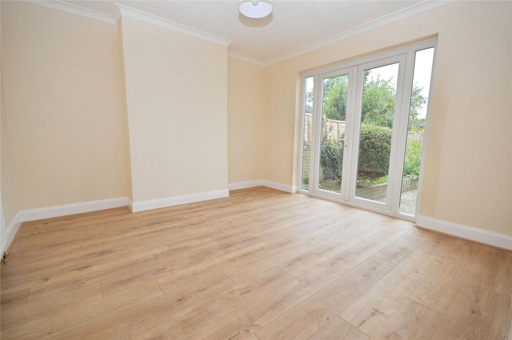 Property photo 3 of 14 Dining Room