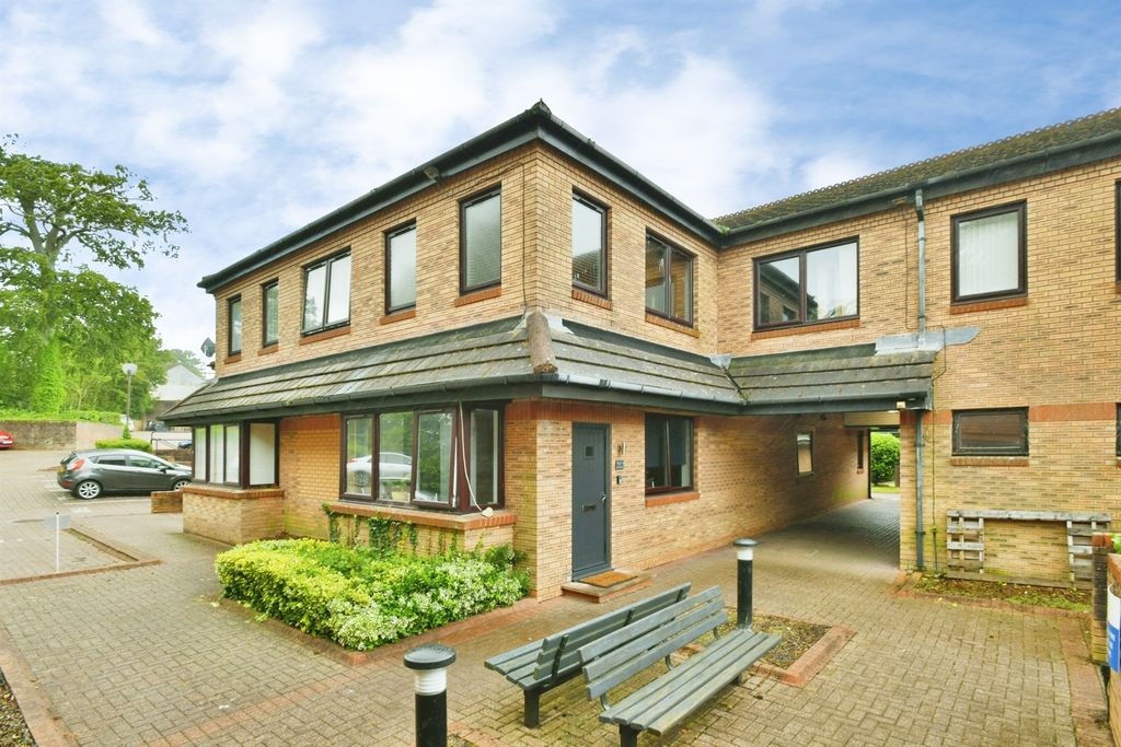 Property photo 1 of 18