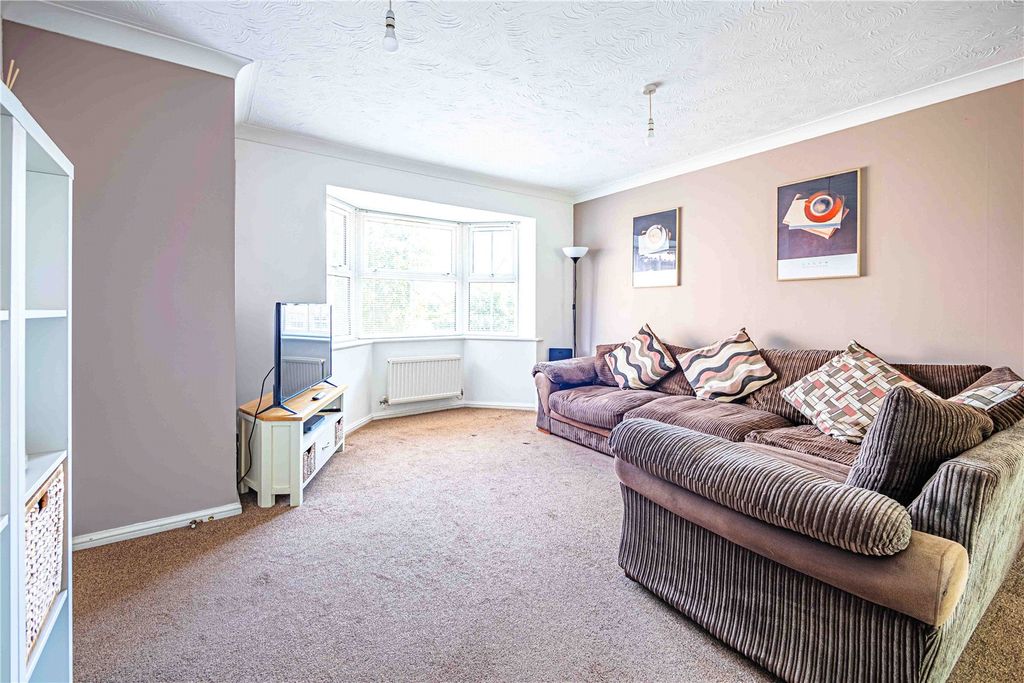 Property photo 2 of 20 Picture No. 12
