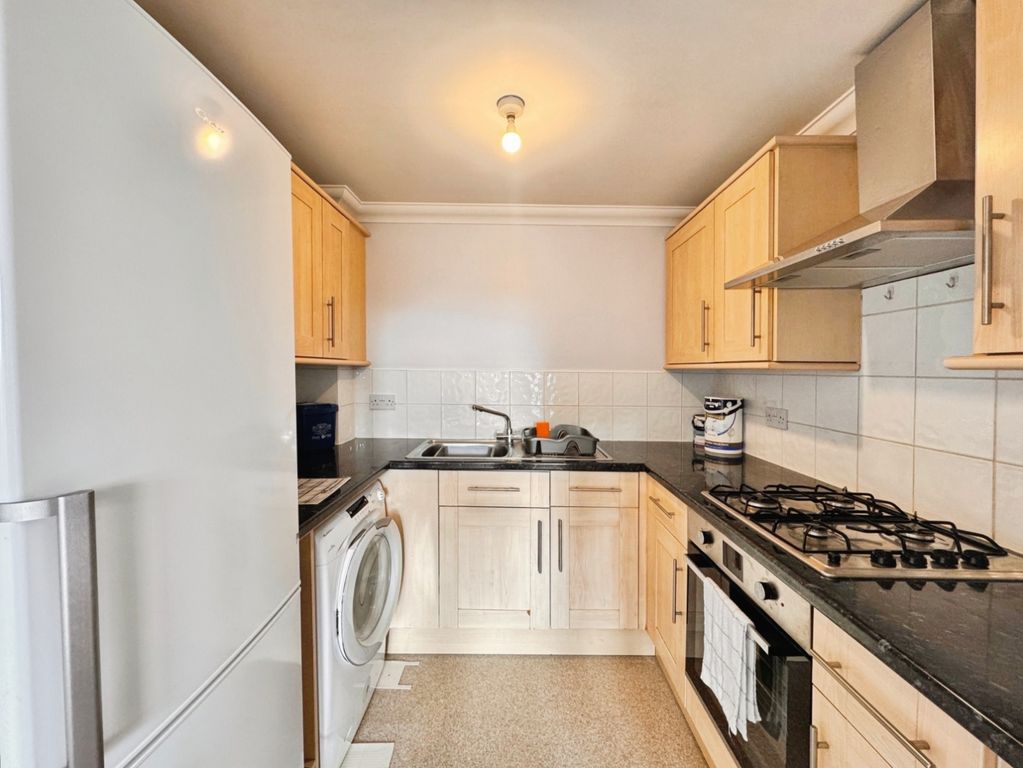 Property photo 3 of 8 Kitchen