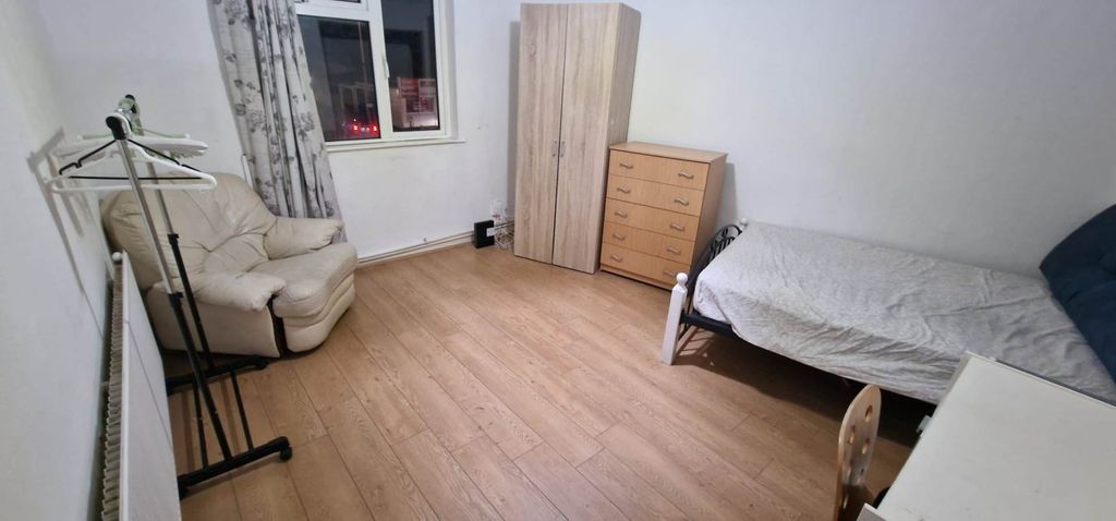 Property photo 2 of 4