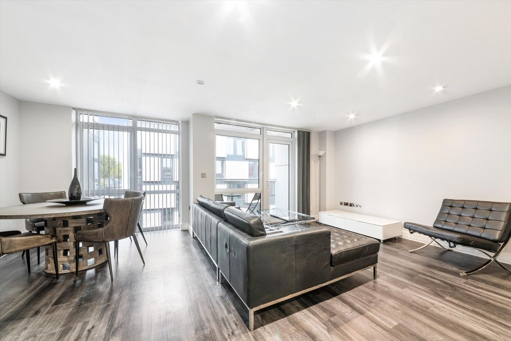 Property photo 3 of 14 Image