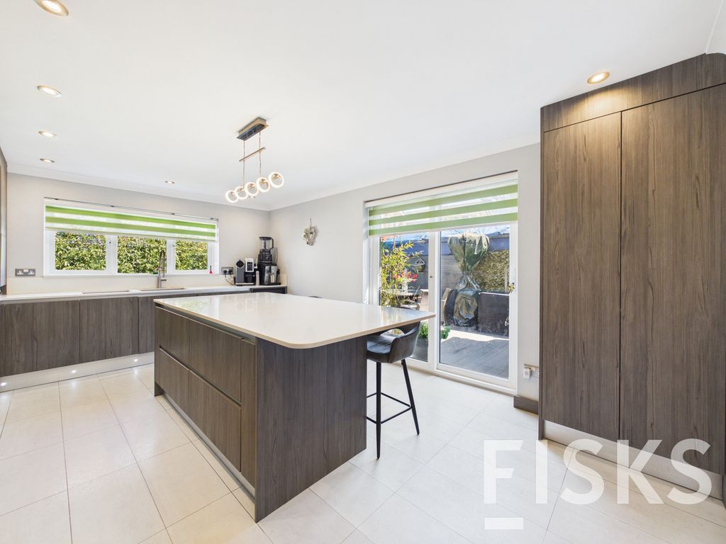 Property photo 3 of 36