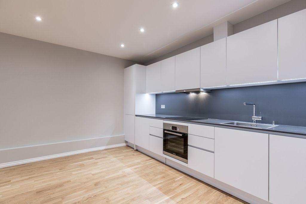 Property photo 2 of 14 Kitchen