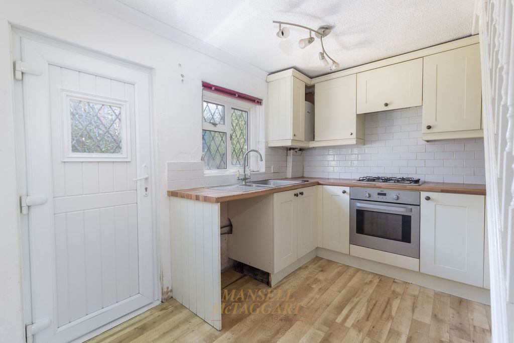 Property photo 3 of 20