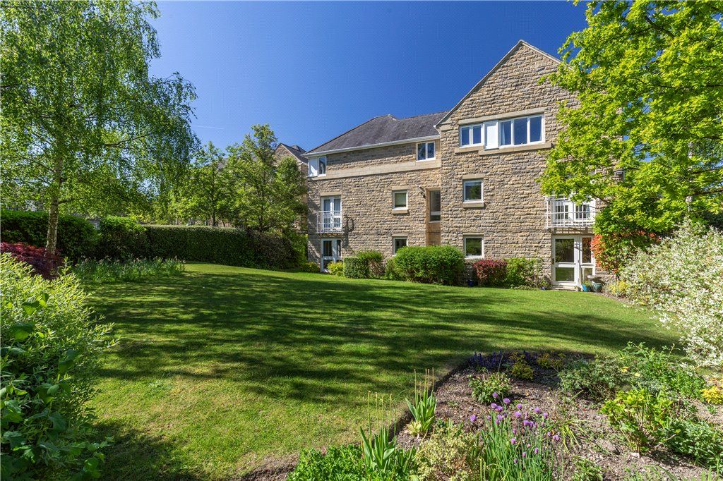 Property photo 2 of 17 Communal Gardens
