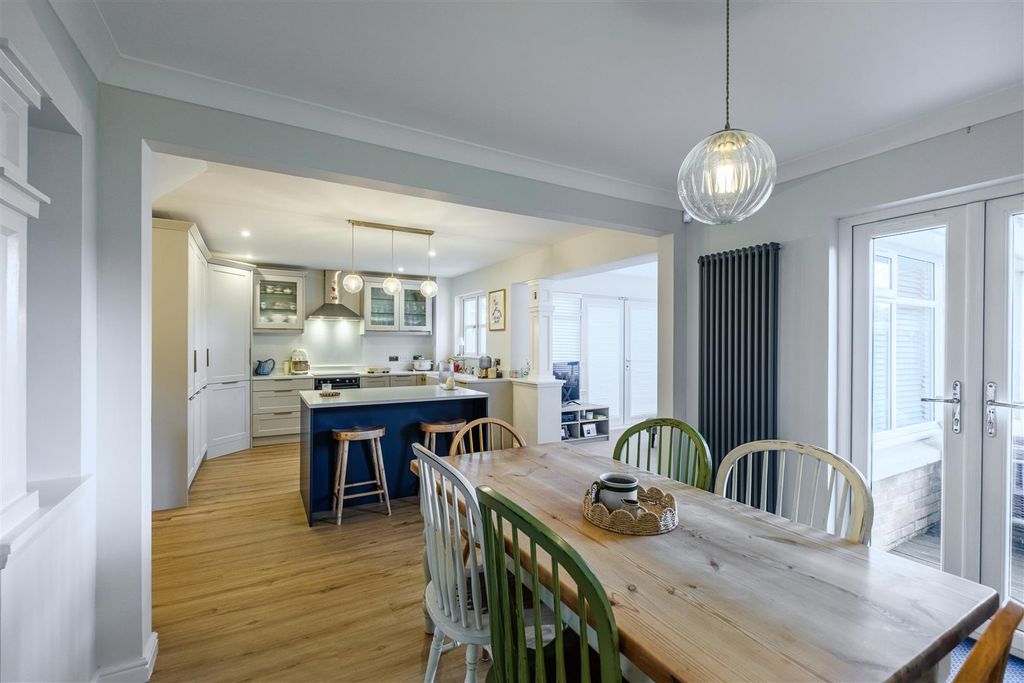 Property photo 2 of 29 Provost Crescent-18.Jpg