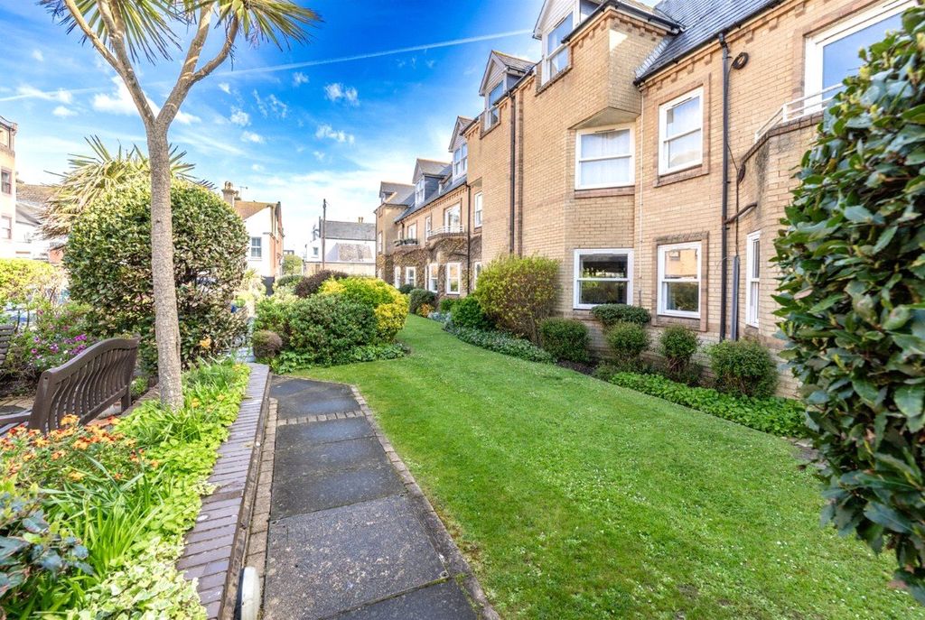 Property photo 2 of 8 Picture No. 18