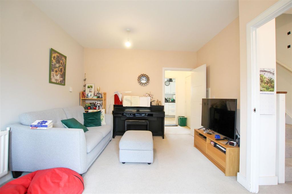 Property photo 2 of 12 Img_1402.Jpg