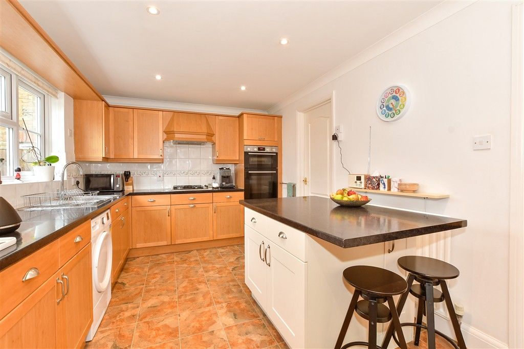 Property photo 3 of 14 Kitchen